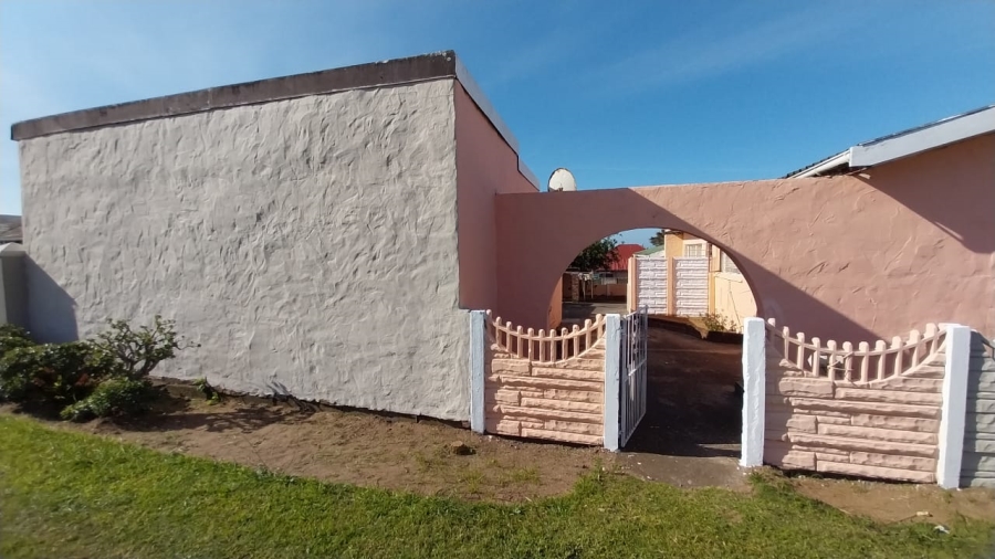 8 Bedroom Property for Sale in Greenfields Eastern Cape